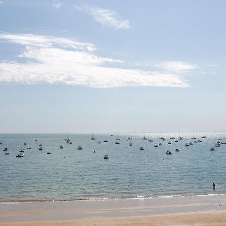 Les Pieds Dans L'Eau - Bel Appartement - Vue Mer Cancale Kültér fotó