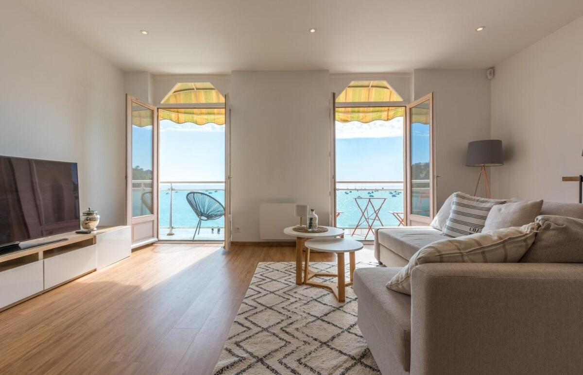 Les Pieds Dans L'Eau - Bel Appartement - Vue Mer Cancale Kültér fotó