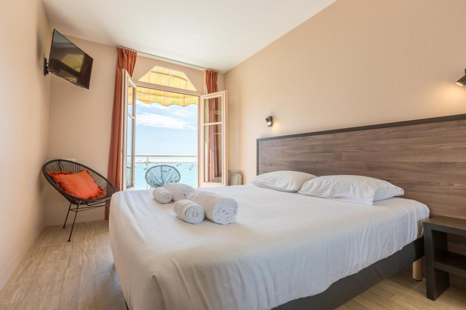 Les Pieds Dans L'Eau - Bel Appartement - Vue Mer Cancale Kültér fotó