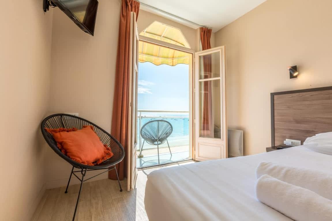 Les Pieds Dans L'Eau - Bel Appartement - Vue Mer Cancale Kültér fotó