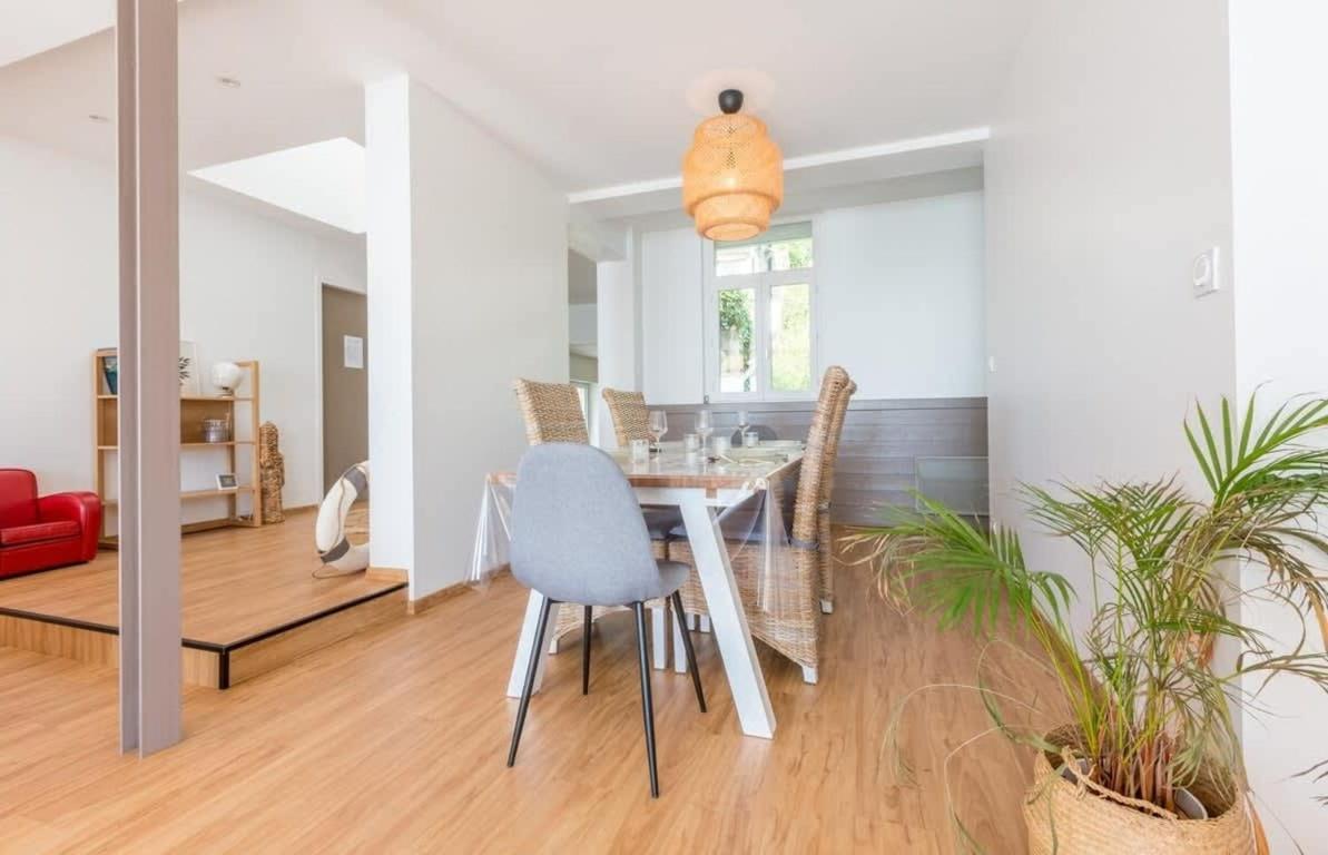 Les Pieds Dans L'Eau - Bel Appartement - Vue Mer Cancale Kültér fotó