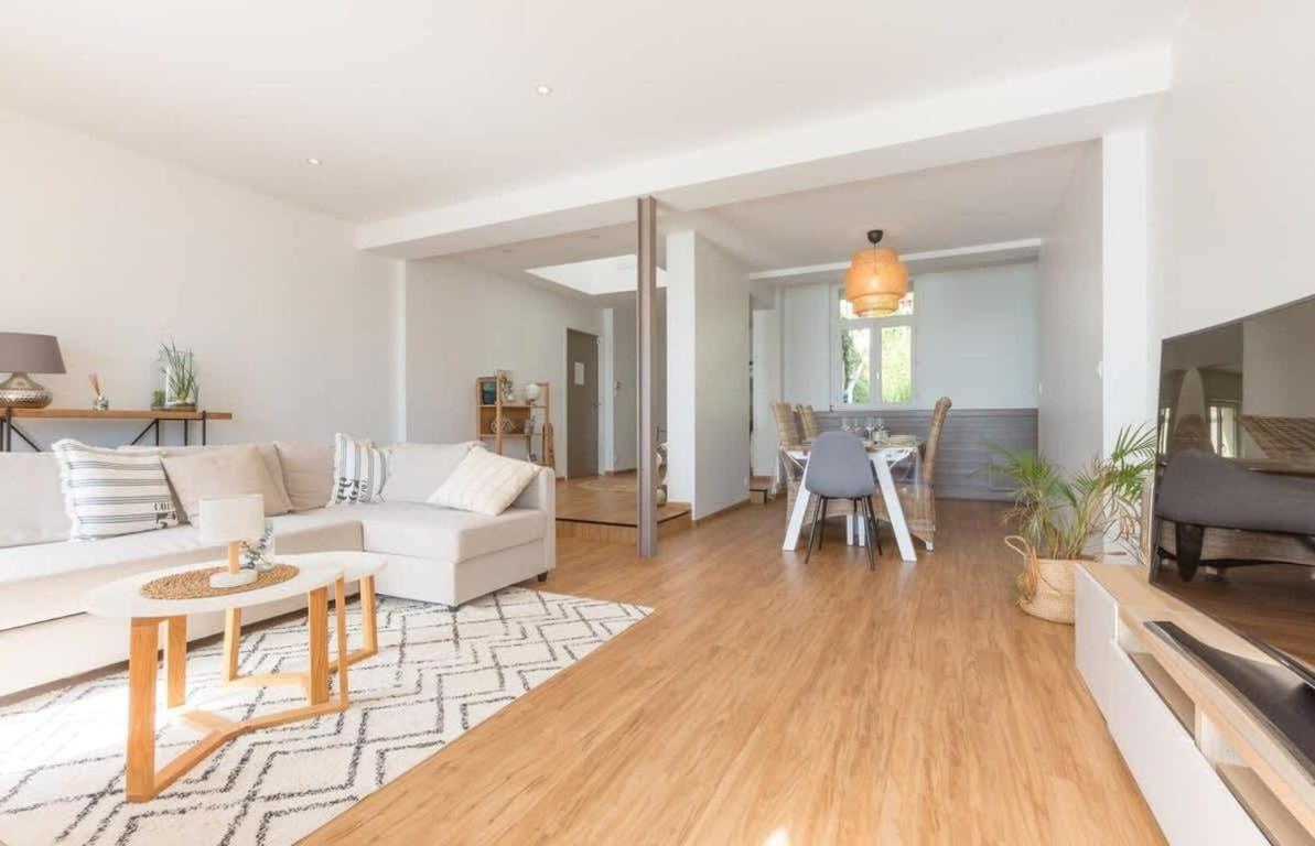 Les Pieds Dans L'Eau - Bel Appartement - Vue Mer Cancale Kültér fotó